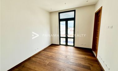 SANTA FAMILIA / CASCO VIEJO / VENTA