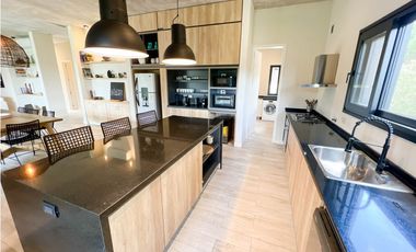 CASA EN VENTA A METROS DEL MAR - MARTIMO III 14