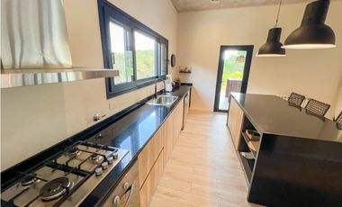 CASA EN VENTA A METROS DEL MAR - MARTIMO III 14