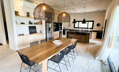 CASA EN VENTA A METROS DEL MAR - MARTIMO III 14