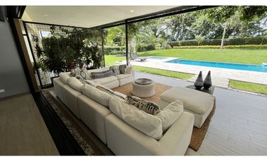 VENTA DE LUJOSA CASA CAMPESTRE EN ARMENIA, QUINDO, COLOMBIA