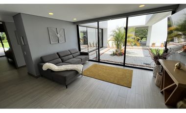 VENTA DE LUJOSA CASA CAMPESTRE EN ARMENIA, QUINDO, COLOMBIA