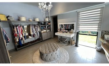 VENTA DE LUJOSA CASA CAMPESTRE EN ARMENIA, QUINDO, COLOMBIA