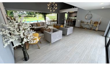 VENTA DE LUJOSA CASA CAMPESTRE EN ARMENIA, QUINDO, COLOMBIA