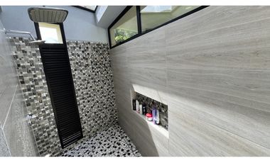 VENTA DE LUJOSA CASA CAMPESTRE EN ARMENIA, QUINDO, COLOMBIA