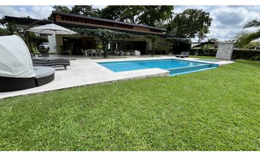 VENTA DE LUJOSA CASA CAMPESTRE EN ARMENIA, QUINDO, COLOMBIA