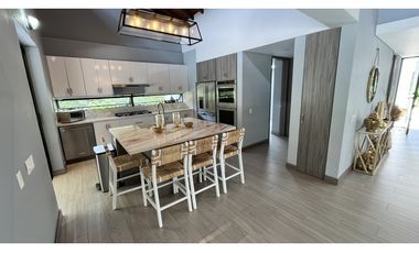 VENTA DE LUJOSA CASA CAMPESTRE EN ARMENIA, QUINDO, COLOMBIA