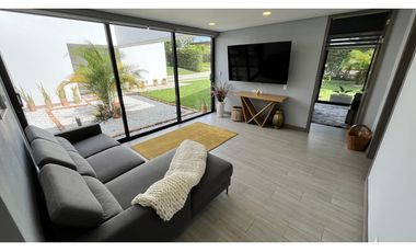 VENTA DE LUJOSA CASA CAMPESTRE EN ARMENIA, QUINDO, COLOMBIA