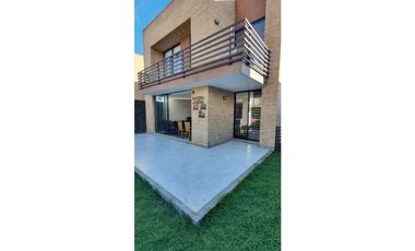 SE VENDE CASA EN CONJUNTO CAJICA