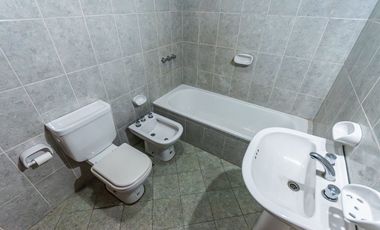 VENTA LOCAL Y PH SOBRE AV MITRE AVELLANEDA CTRO
