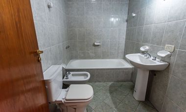 VENTA LOCAL Y PH SOBRE AV MITRE AVELLANEDA CTRO