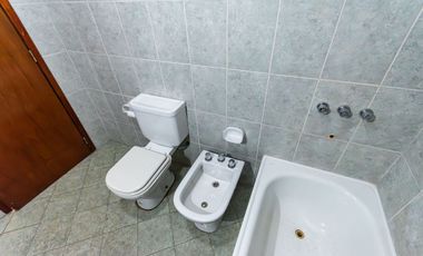 VENTA LOCAL Y PH SOBRE AV MITRE AVELLANEDA CTRO