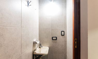 VENTA LOCAL Y PH SOBRE AV MITRE AVELLANEDA CTRO