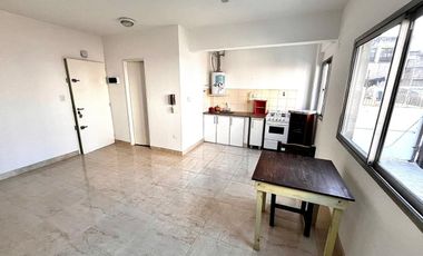 VENTA AVELLANEDA CENTRO MONOAMBIENTE CON PARRILLA