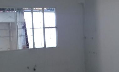 VENTA GALPON SOBRE LOTE PROPIO EN AVENIDA, LANUS OESTE