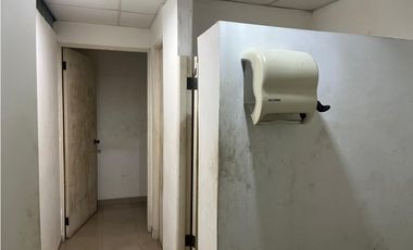 Venta de galera en Parque Lefevre GTA