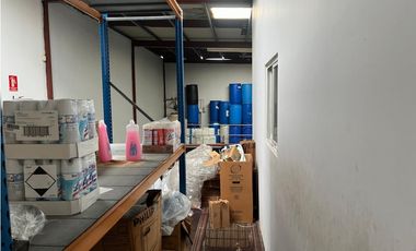 Venta de galera en Parque Lefevre GTA