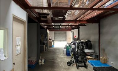 Venta de galera en Parque Lefevre GTA