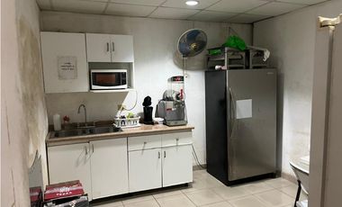 Venta de galera en Parque Lefevre GTA