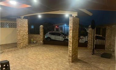 VENDO HERMOSA CASA EN PUERTO PILÓN DE 370 MTS2 --$145.000--