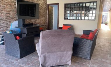 VENDO HERMOSA CASA EN PUERTO PILÓN DE 370 MTS2 --$145.000--