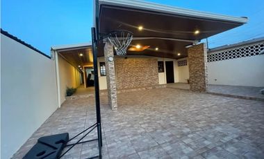 VENDO HERMOSA CASA EN PUERTO PILÓN DE 370 MTS2 --$145.000--