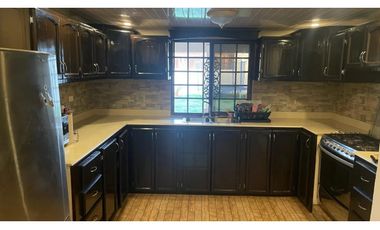 VENDO HERMOSA CASA EN PUERTO PILÓN DE 370 MTS2 --$145.000--