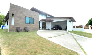 VENTA DE CASA EN CAÑAVERAL DE PENONOMÉ MODERNA Y HERMOSA