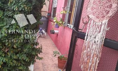 Casa PH en venta en Ezpeleta Oeste