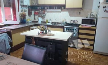 Casa PH en venta en Ezpeleta Oeste
