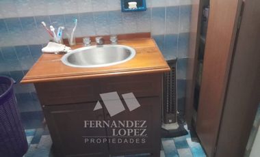 Casa PH en venta en Ezpeleta Oeste