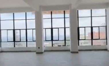 Edificio multiusos con locales en Padierna.