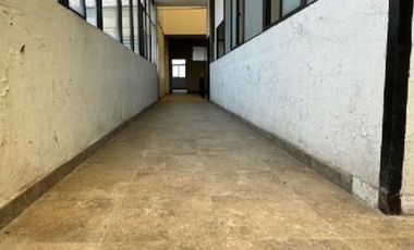 Edificio multiusos con locales en Padierna.