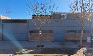 Venta de casa en Centenario, Barrio La Ruca - zona autódromo.