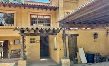 Casa en condominio en venta en San Lorenzo Acopilco
