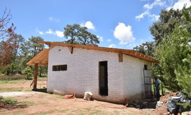 Los Espinos terreno en venta con cabañas en Tapalpa