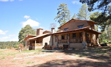 Los Espinos terreno en venta con cabañas en Tapalpa