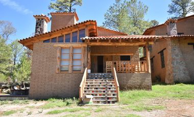 Los Espinos terreno en venta con cabañas en Tapalpa