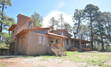 Los Espinos terreno en venta con cabañas en Tapalpa