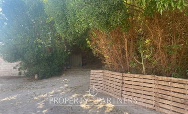 Se vende hermosa casa de 223 m2 construidos, emplazada en gran terreno.