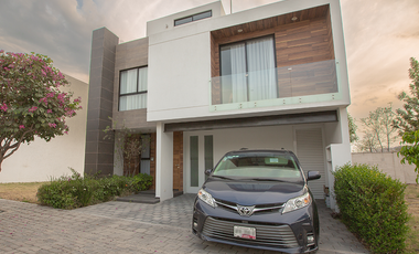 Venta bonita Casa en Lomas Angelopolis III