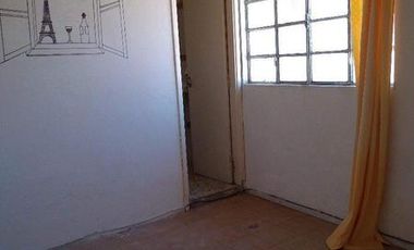 Venta en block 3 PH de 2 amb. Uno de ellos con cochera. Pompeya.