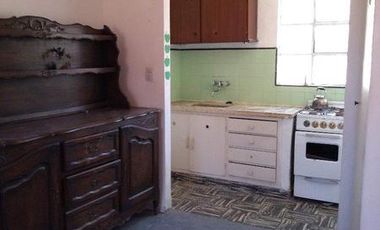 Venta en block 3 PH de 2 amb. Uno de ellos con cochera. Pompeya.