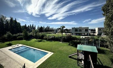 CASA EN VENTA - 6 AMB - PILETA - BARRIO EL REBENQUE - CANNING