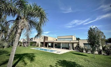 CASA EN VENTA - 6 AMB - PILETA - BARRIO EL REBENQUE - CANNING