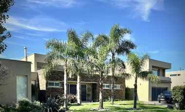 CASA EN VENTA - 6 AMB - PILETA - BARRIO EL REBENQUE - CANNING