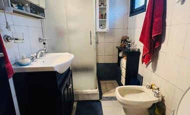 Casa lote propio con galpón
