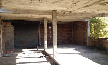 Construcción  con losa al fondo  !!!!!