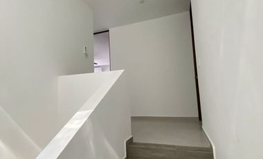 RENTA Amplia casa de 4 recámaras con paneles solares