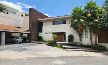 Casa en VENTA, Sierra Alta.